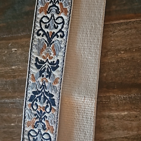 Joy Susan Guitar Purse Strap - Picture 3 of 4